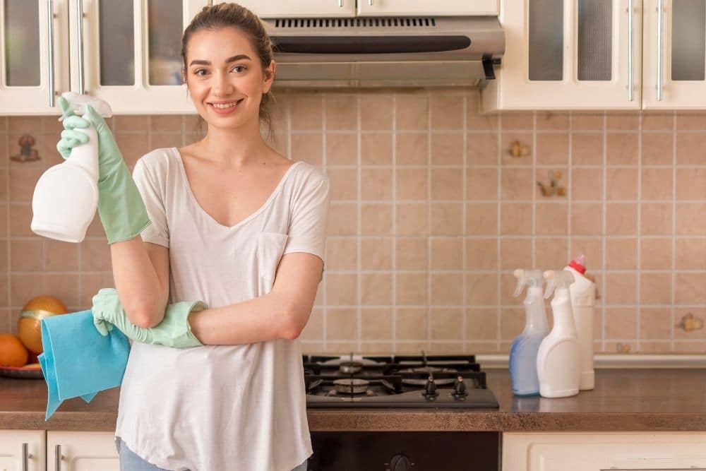 How can you keep the oven clean