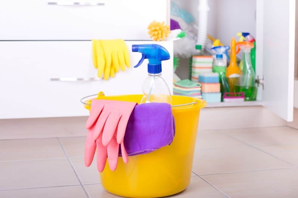 Keep kitchen cabinets organized and clean Bello's Cleaning5