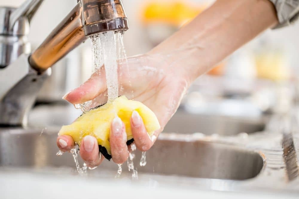 How to clean kitchen sponges and remove germs from them