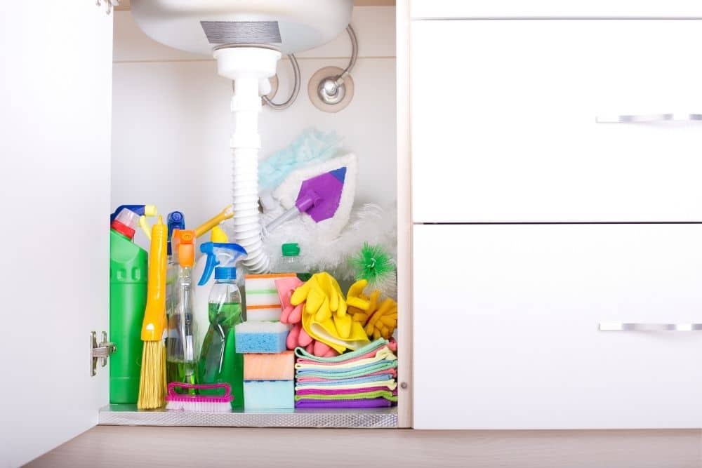 Organize cabinets 1 - Bello's Cleaning