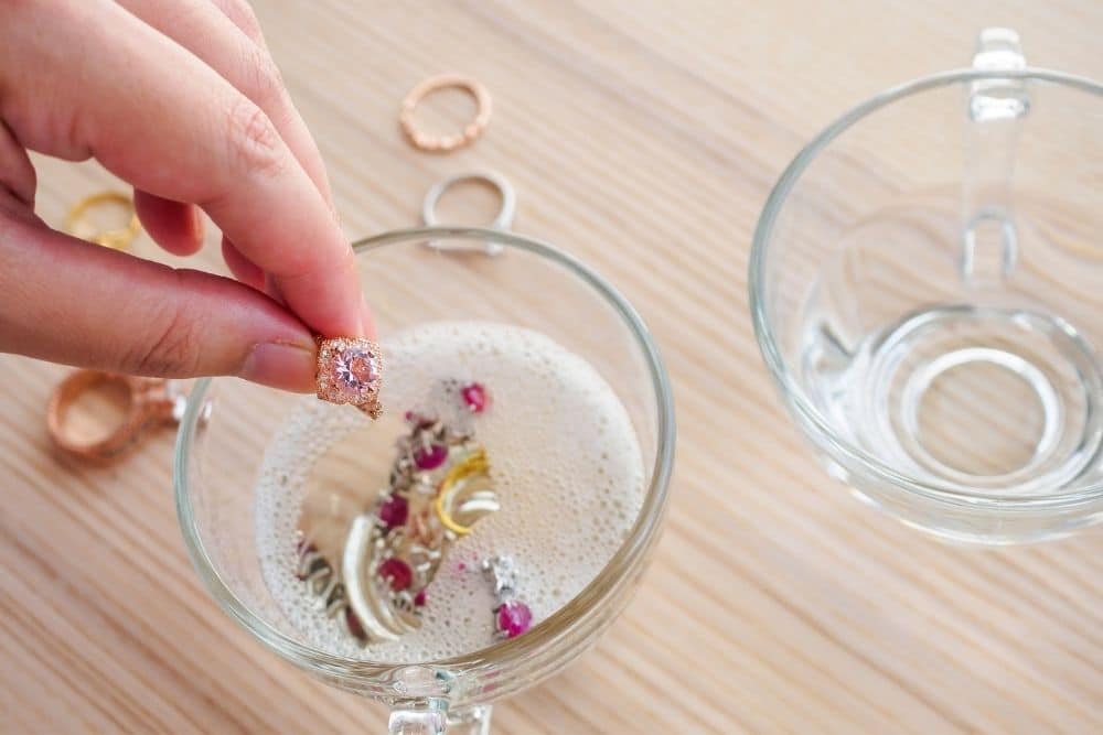 How to do jewelry cleaning at home - Bello's Cleaning