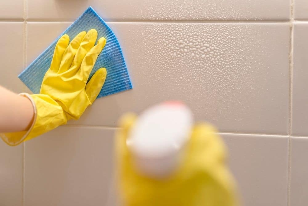 bathroom cleaning4 - Bello's Cleaning