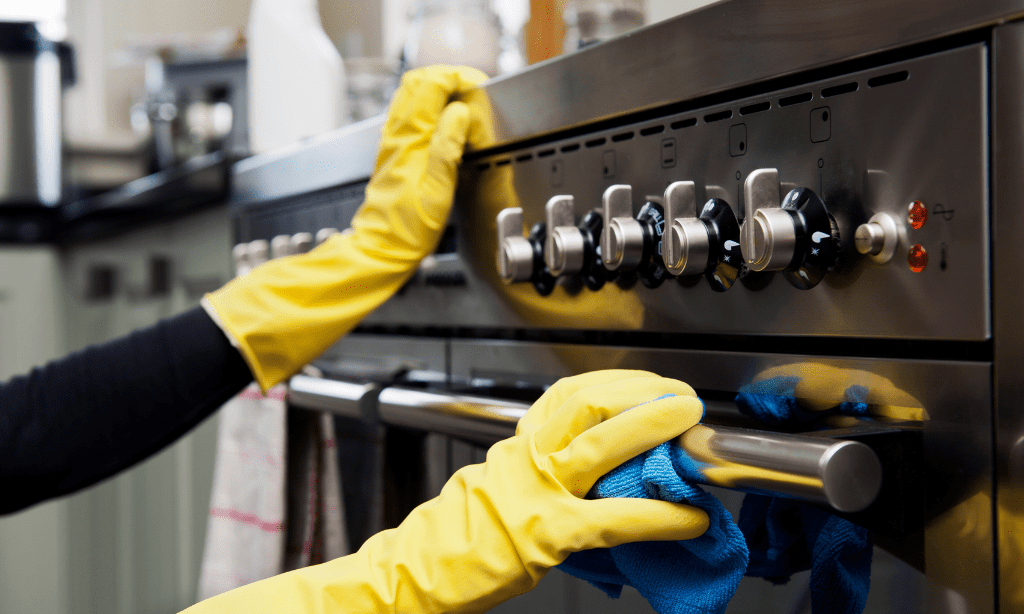 Cleaning tips - Deep Cleaning Your Kitchen: Tips for a Sparkling Space - Bellos Cleaning - Annapolis - MD Deep cleaning the oven - Cleaning tips - Deep Cleaning Your Kitchen: Tips for a Sparkling Space - Bellos Cleaning - Annapolis - MD