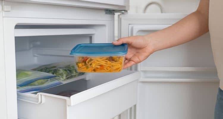 freeze-food-waste-trash-prevention