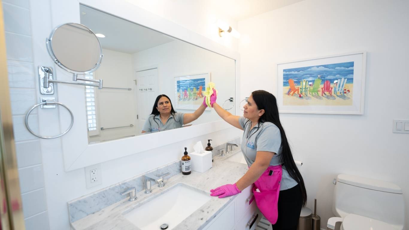 Professional cleaners providing recurring cleaning service in Annapolis home