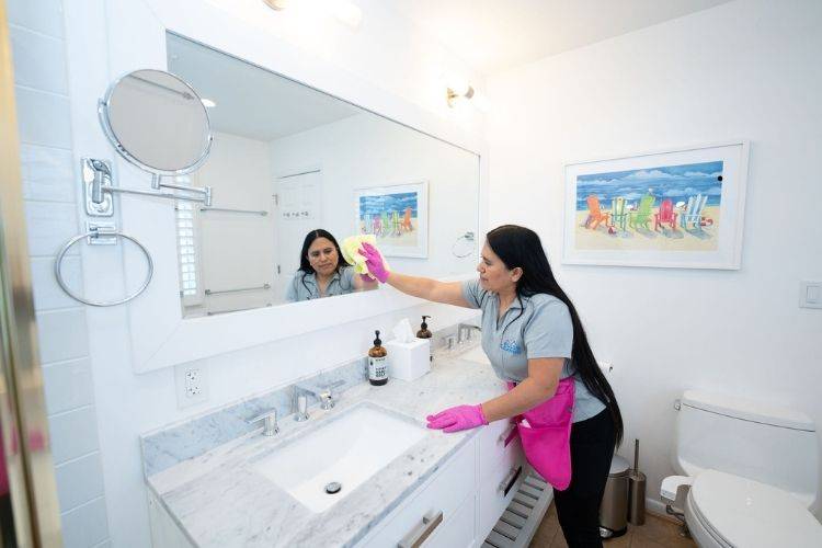 Bathroom tasks included in a deep cleaning checklist