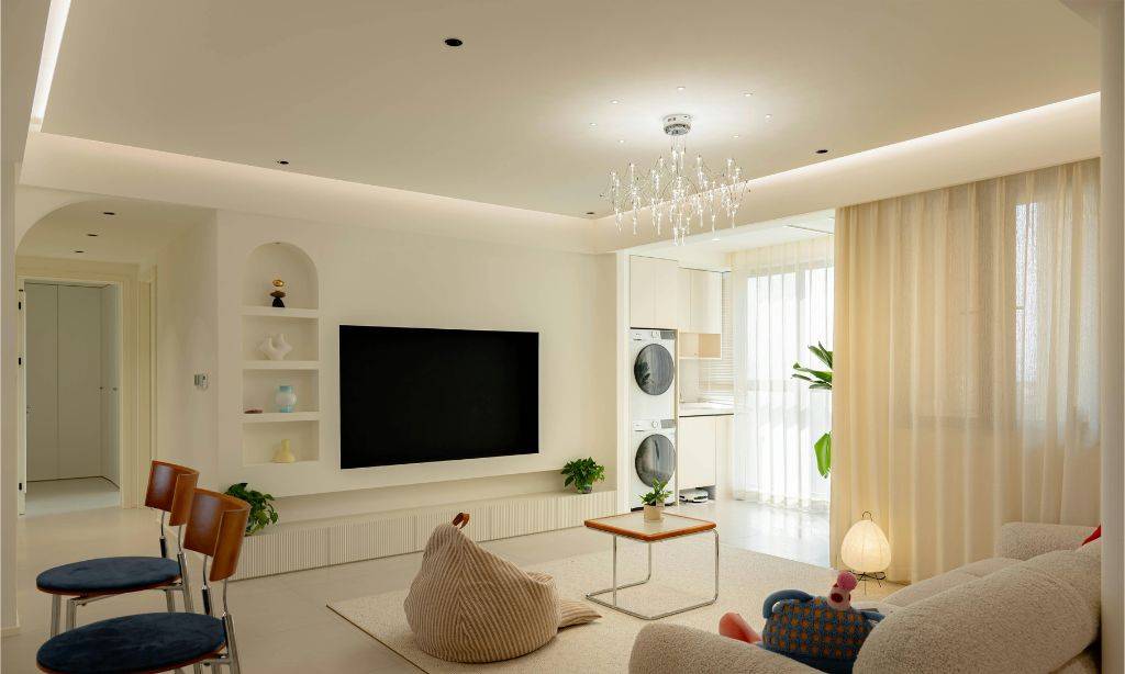 Professional recurring cleaning team