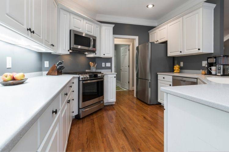Kitchen cleaned by a reliable house cleaning service in Annapolis, MD