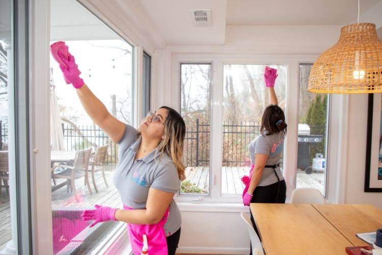Professional house cleaning team in Annapolis, MD
