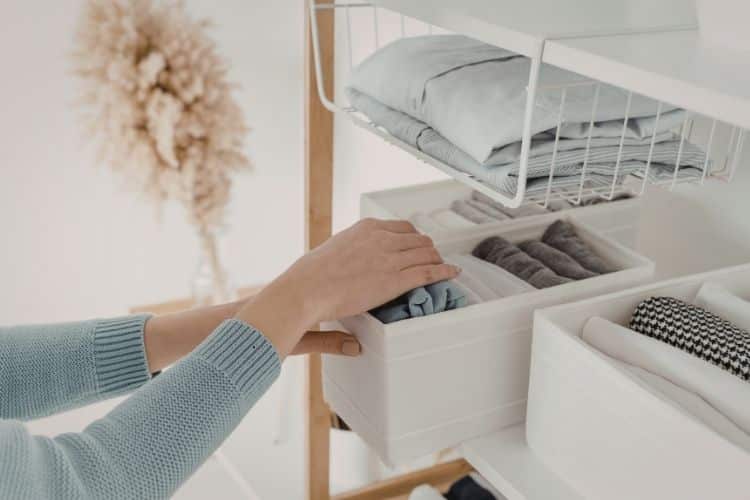 Professional organizer in Bethesda MD helping create a clean and functional home